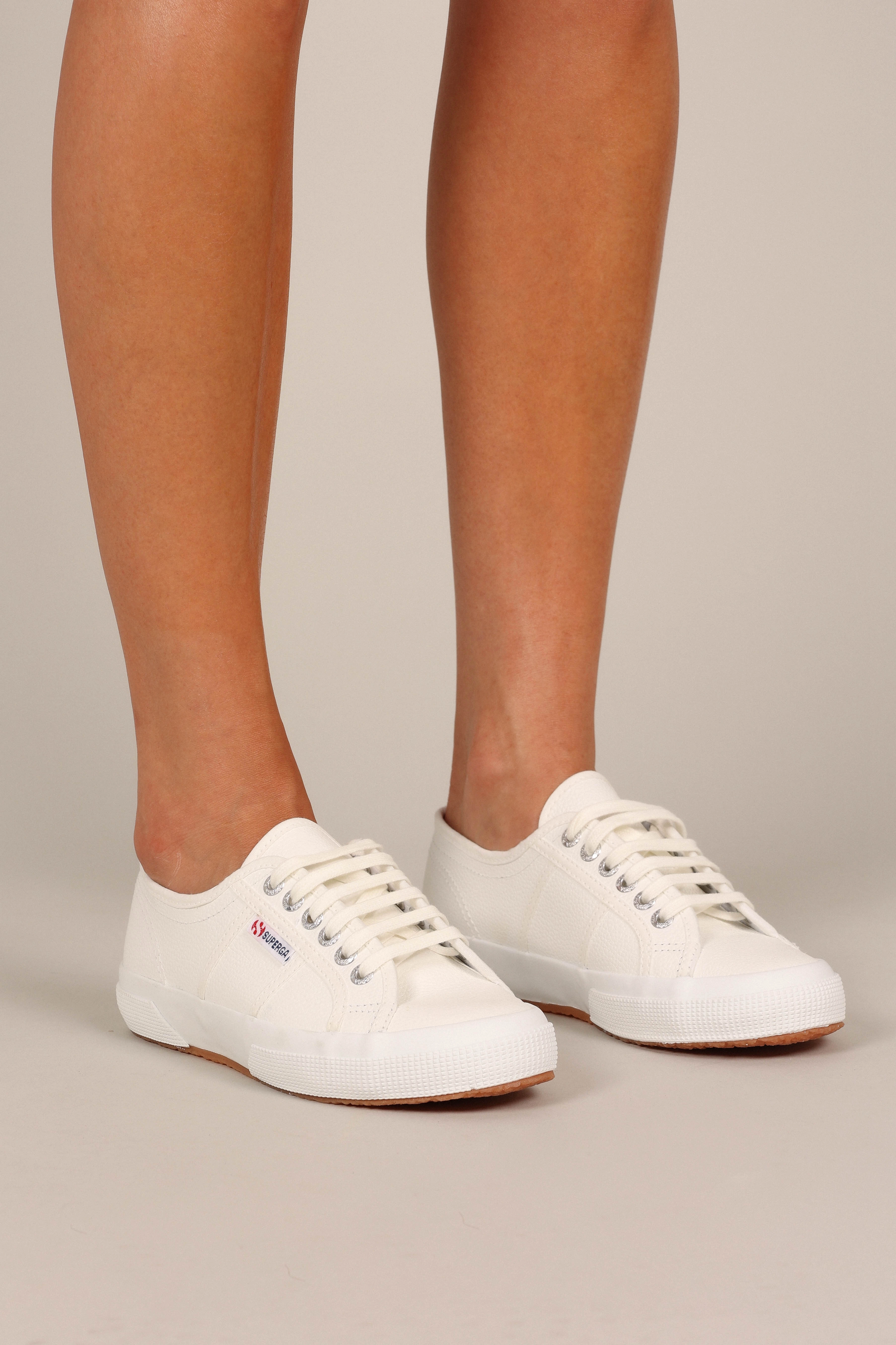 2750 EFGLU - White
