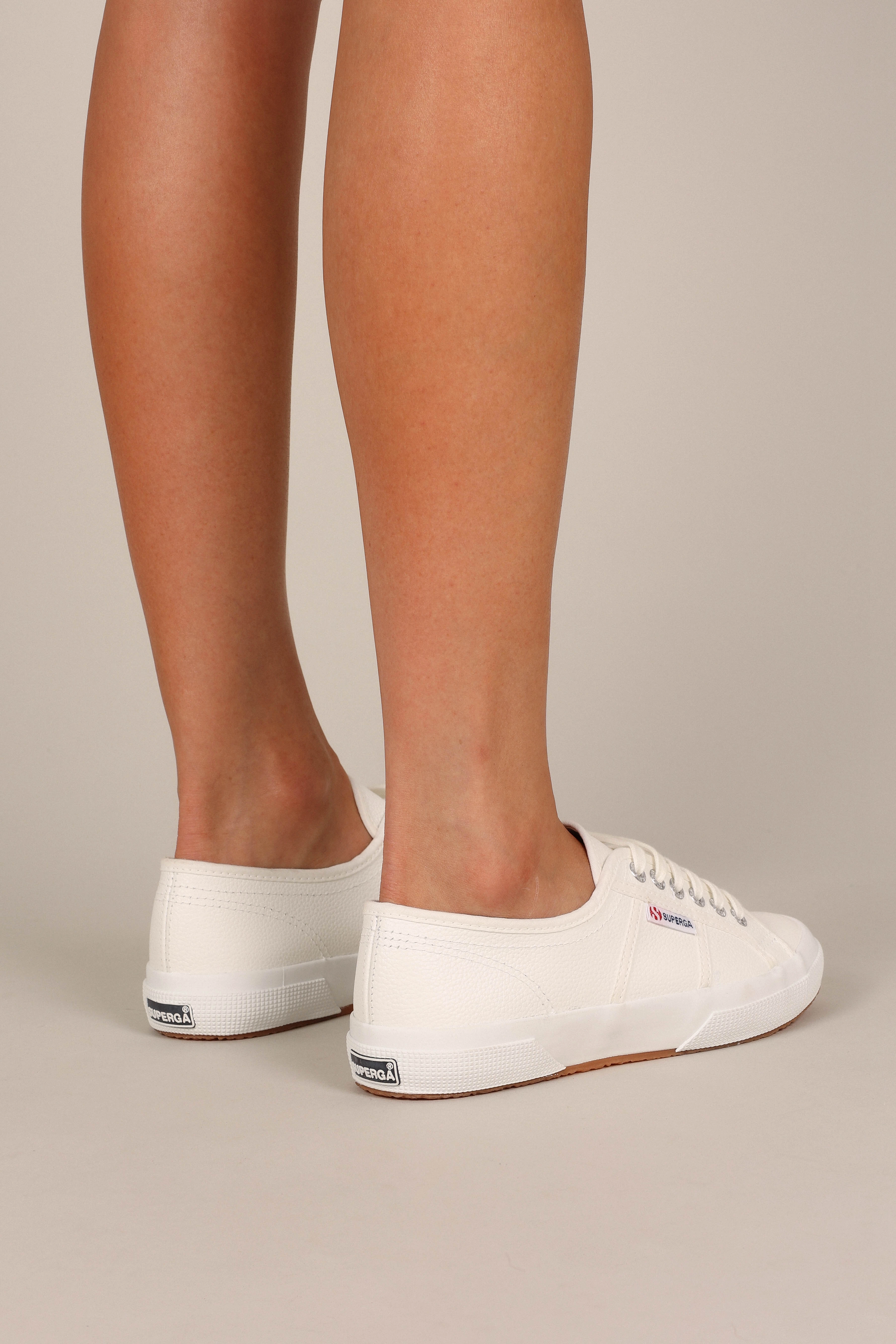2750 EFGLU - White
