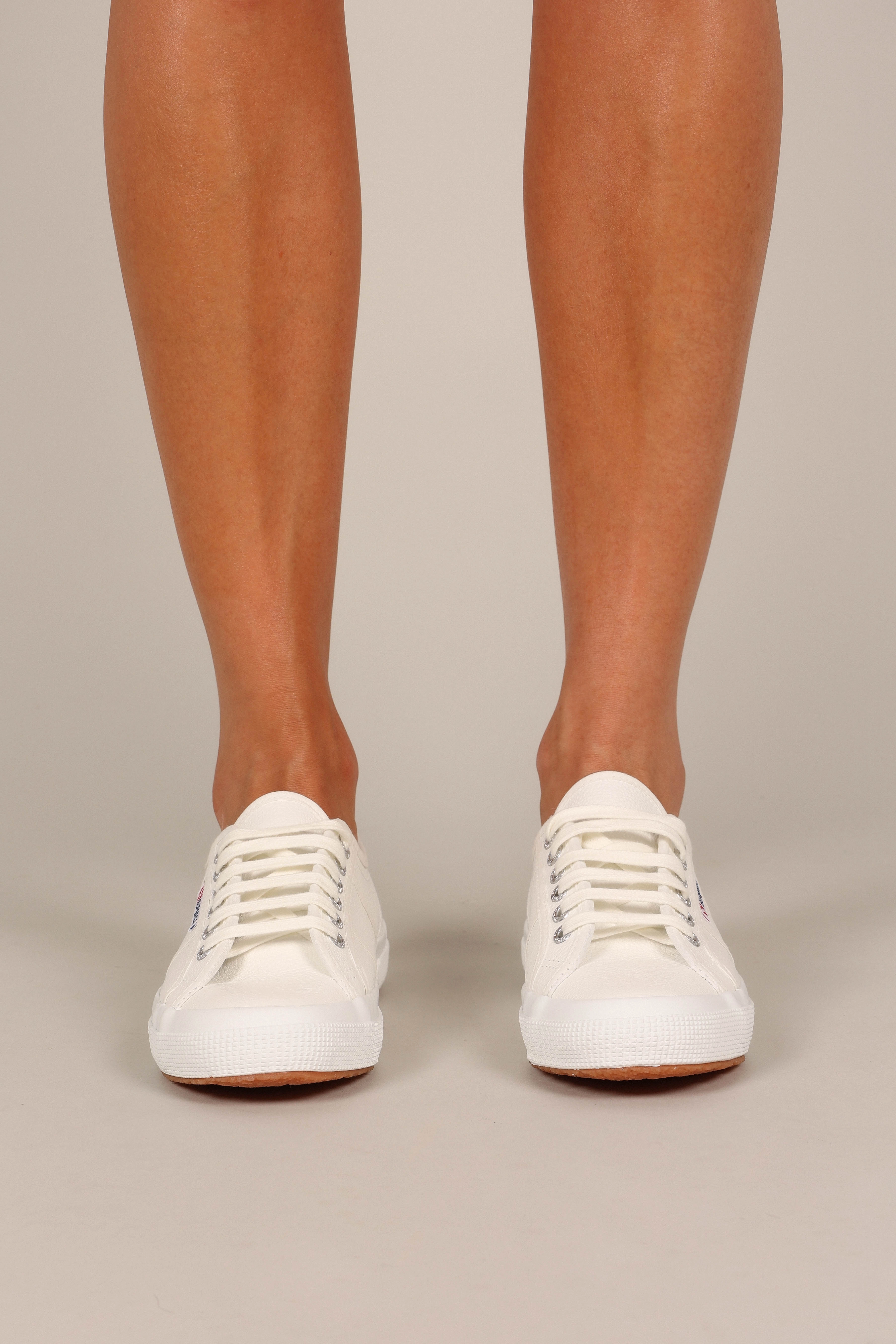 2750 EFGLU - White