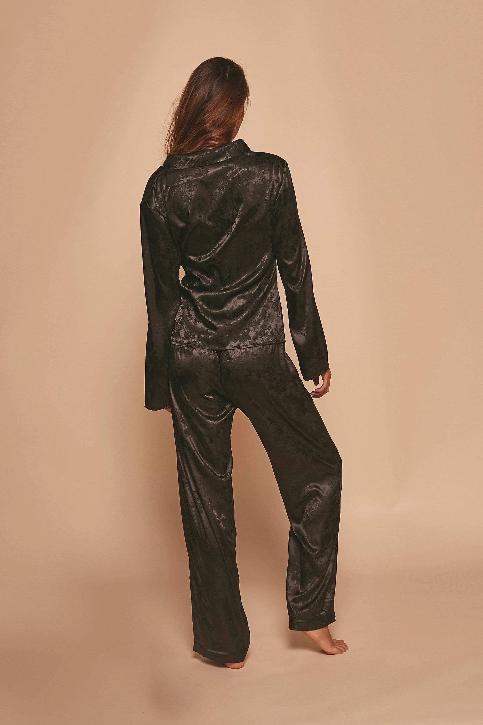 Wolf & Whistle Eden Knot front PJ set