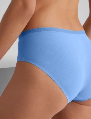 Women's Air Brief